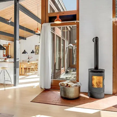 3 Bedroom Stunning In Nexo Feriehus *