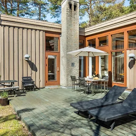 3 Bedroom Stunning In Nexo Feriehus Vester Somarken