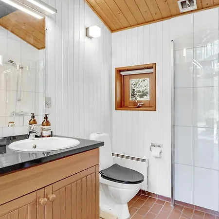 3 Bedroom Stunning In Nexo Feriehus