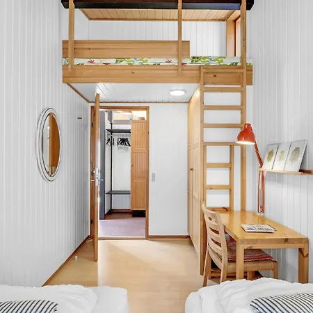 3 Bedroom Stunning In Nexo Feriehus *