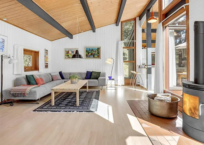 3 Bedroom Stunning In Nexo Vester Somarken